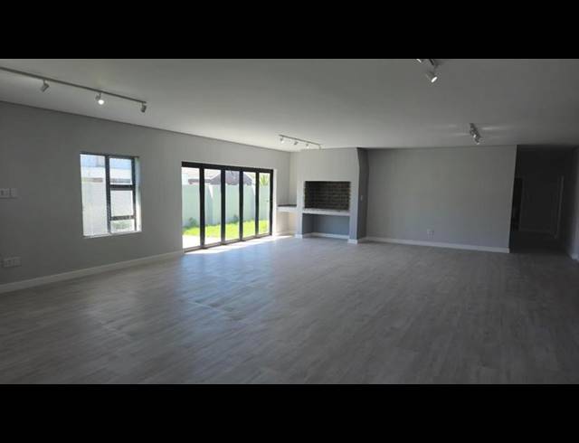 4 BEDROOM HOUSE FOR SALE IN FRANSKRAAL